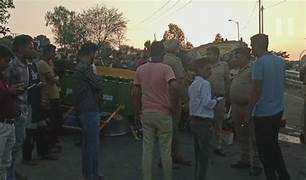 Photo of Up News- उत्तर प्रदेश के श्रद्धालुओं से भरी बस पलटी, 21 लोग घायल