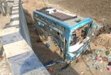 Photo of Rajgarh- ओवर ब्रिज से गिरी यात्री बस, दो की मौत, 40 से अधिक घायल