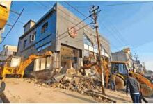 Photo of Jammu-  नौग्रां में अवैध रूप से बन रही इमारत को किया धवस्त