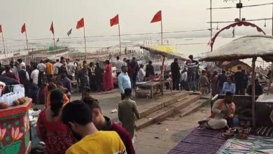 Photo of Varanasi- मार्गशीर्ष शनि अमावस्या पर श्रद्धाुलओं ने पवित्र गंगा में लगाई डुबकी,दानपुण्य किया