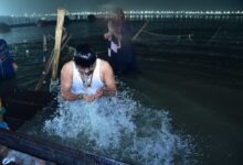 Photo of Mahakumbh- मंत्री नंद गोपाल गुप्ता ‘नंदी’ ने सपरिवार त्रिवेणी संगम में आस्था और पुण्य की डुबकी लगाई