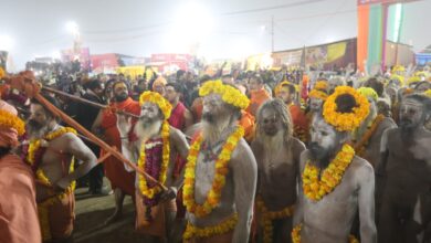 Photo of Prayagraj- त्रिवेणी तट पर नागा साधु बने आकर्षण का केंद्र…