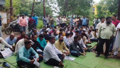 Photo of Chhattisgarh- हाईवा मालिकों पर दो लाख जुर्माना, कलेक्ट्रेट के सामने किया धरना प्रदर्शन