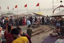 Photo of Varanasi- मार्गशीर्ष शनि अमावस्या पर श्रद्धाुलओं ने पवित्र गंगा में लगाई डुबकी,दानपुण्य किया