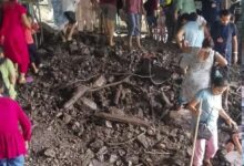 Photo of Vaishno Devi Yatra Landslide – भूस्खलन से वैष्णो देवी यात्रा बाधित: 4 श्रद्धालु घायल, कई फंसे