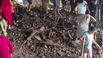 Photo of Vaishno Devi Yatra Landslide – भूस्खलन से वैष्णो देवी यात्रा बाधित: 4 श्रद्धालु घायल, कई फंसे