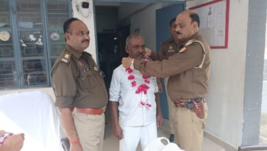 Photo of Manikpur Police Station- सेवानिवृत्त होमगार्ड त्रिलोकीनाथ पाण्डेय को दी गई भावभीनी विदाई