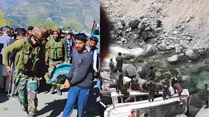 Photo of Doda accident: डोडा जिले में बड़ा हादसा, सेना की गाड़ी 200 फीट गहरी खाई में गिरी, 10 जवान शहीद, 11 घायल